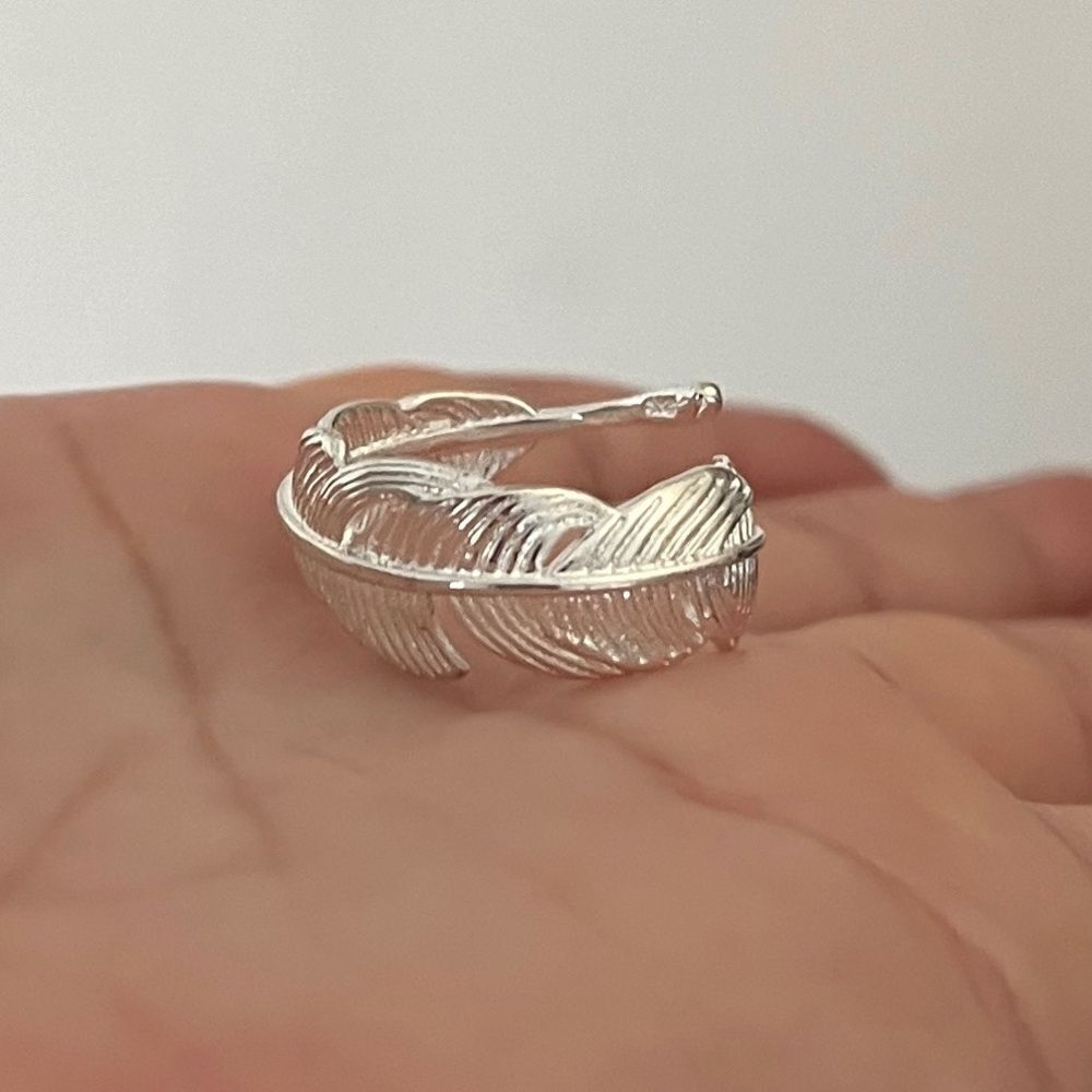 The Dainty Feather adjustable 925 silver ring